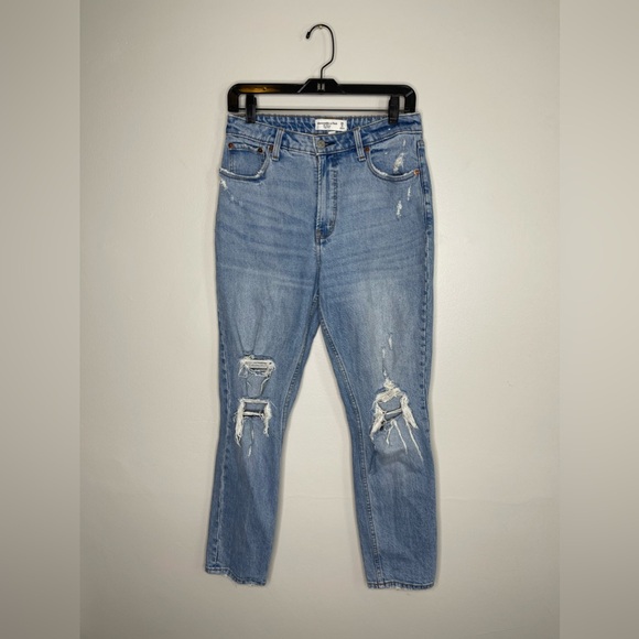 Abercrombie CurveLove HighRise Skinny Jean All Day Comfort Light Wash Distressed - Picture 2 of 8